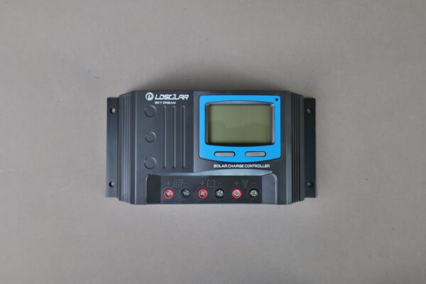 REGULATEUR DE CHARGE PWM 30A/12V-24V WITH USB